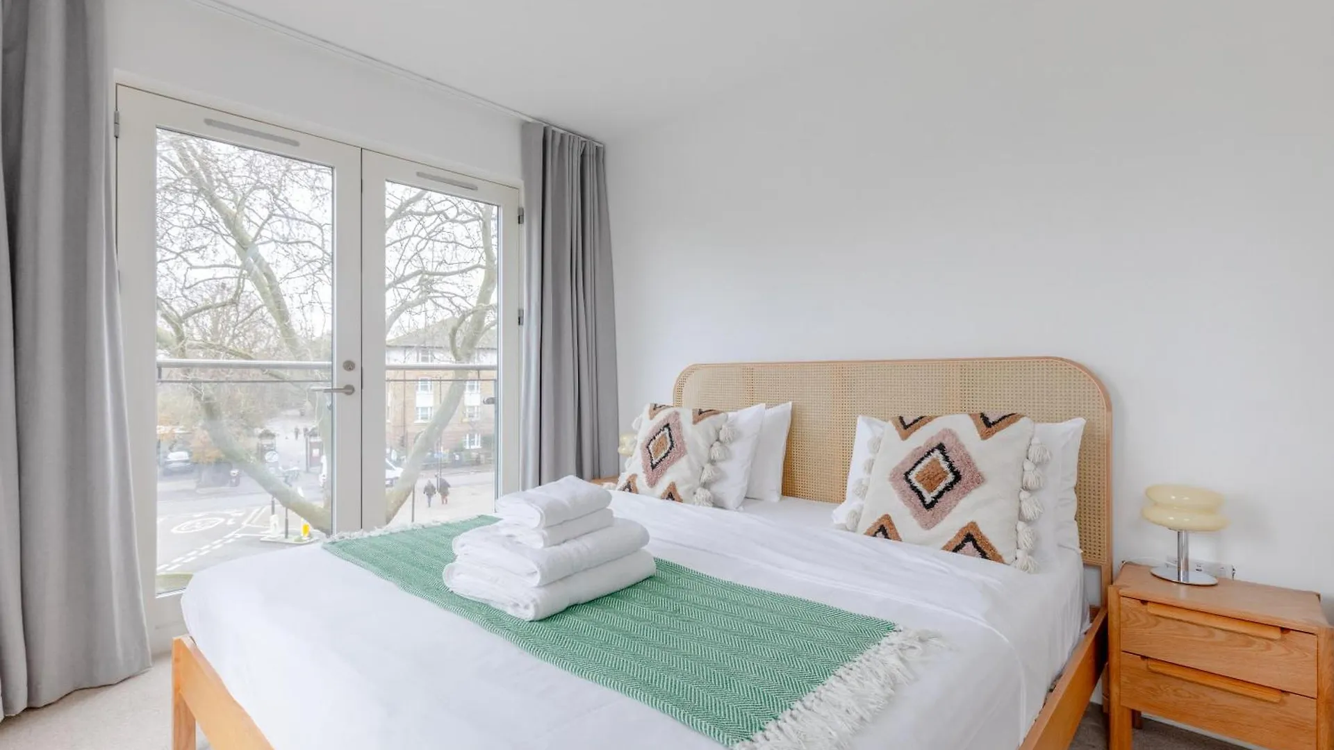 Central & Modern 1Bd Flat With Balcony Hackney! London