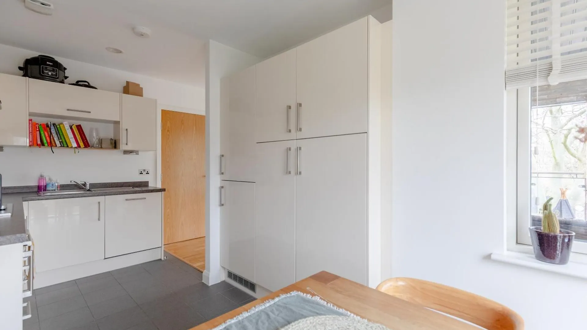 Apartment Central & Modern 1Bd Flat With Balcony Hackney! London