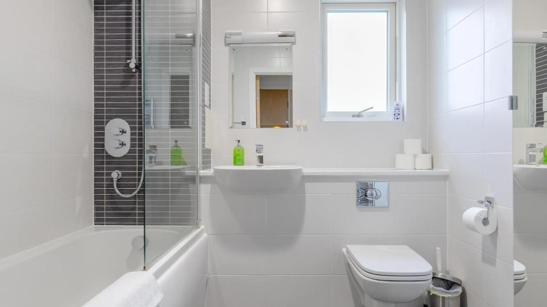 Central & Modern 1Bd Flat With Balcony Hackney! London Apartment