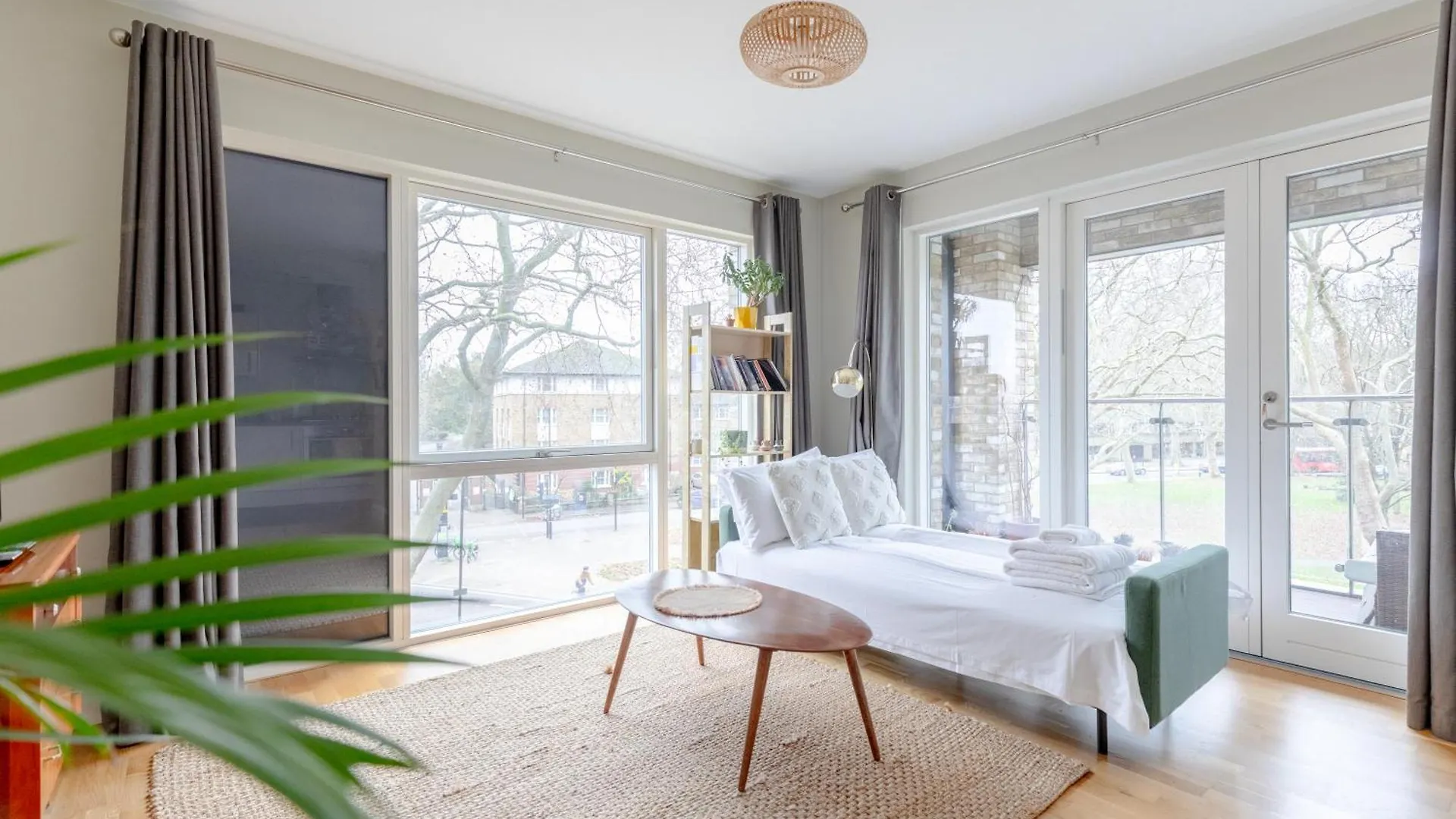 Central & Modern 1Bd Flat With Balcony Hackney! London