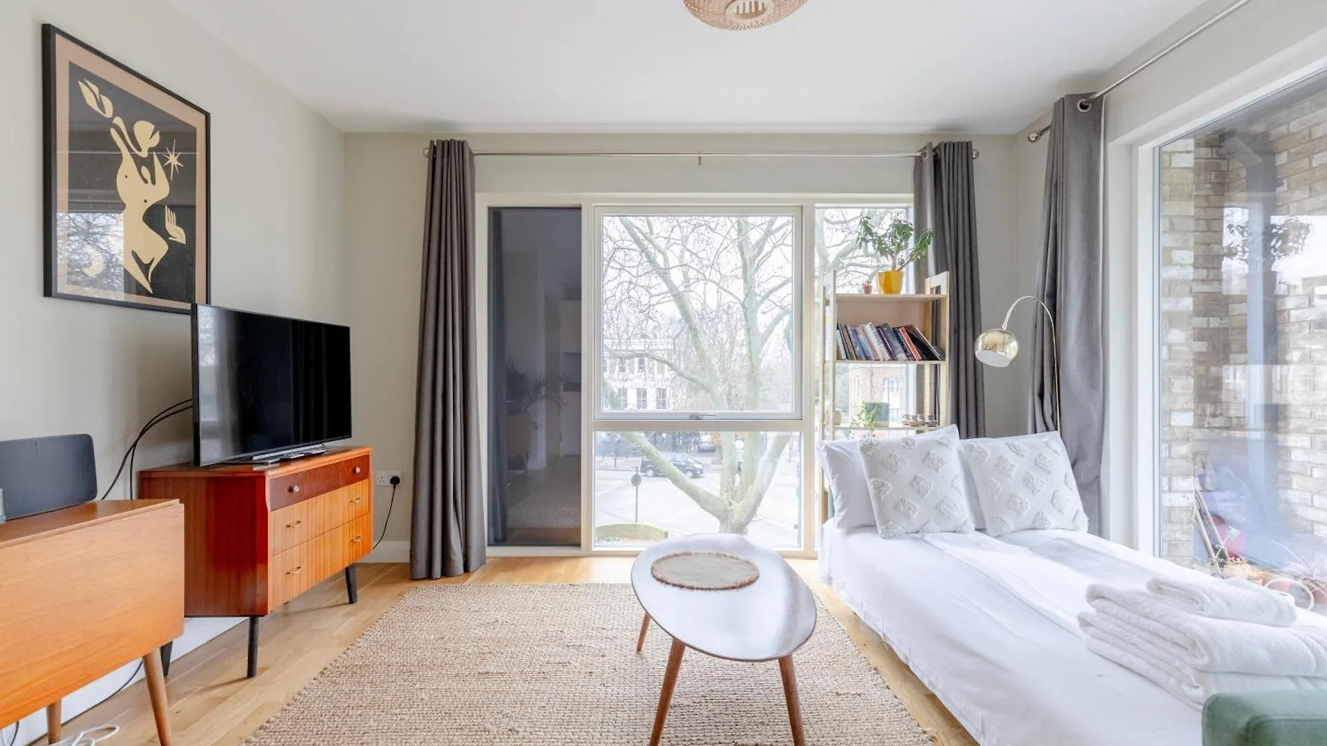 Central & Modern 1Bd Flat With Balcony Hackney! London Apartment
